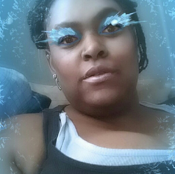 Meet your Posher, Connie - Picture 2 of 5